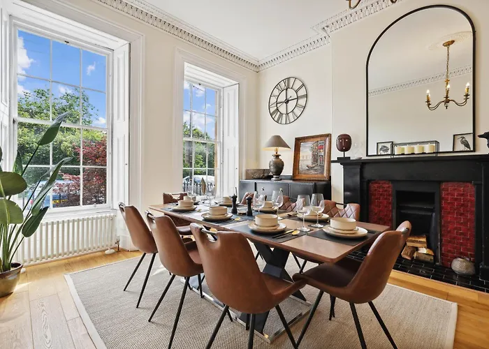 Timeless 5 Bed Duplex Flat Lejlighed *