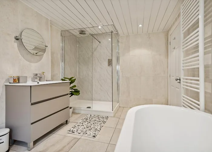 Timeless 5 Bed Duplex Flat *