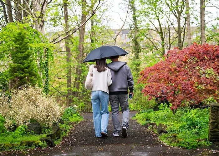 Hamilton - Private Main Door 1br Глазго