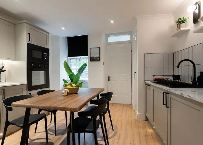 Hamilton - Private Main Door 1br Апартаменты Глазго