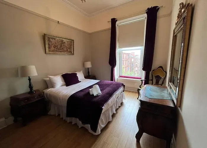 Wonderful 3 Bed West End Flat * グラスゴー