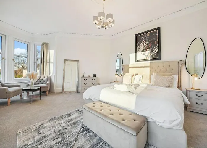 Large Terraced With Parking Hébergement de vacances Glasgow