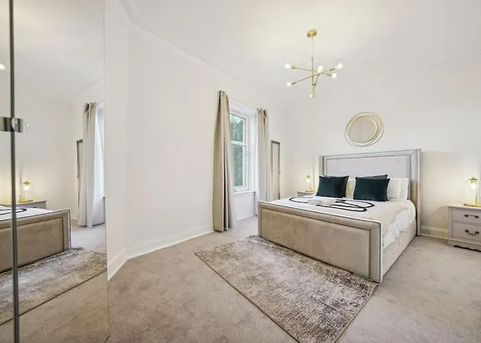 Large Terraced With Parking * Glasgow