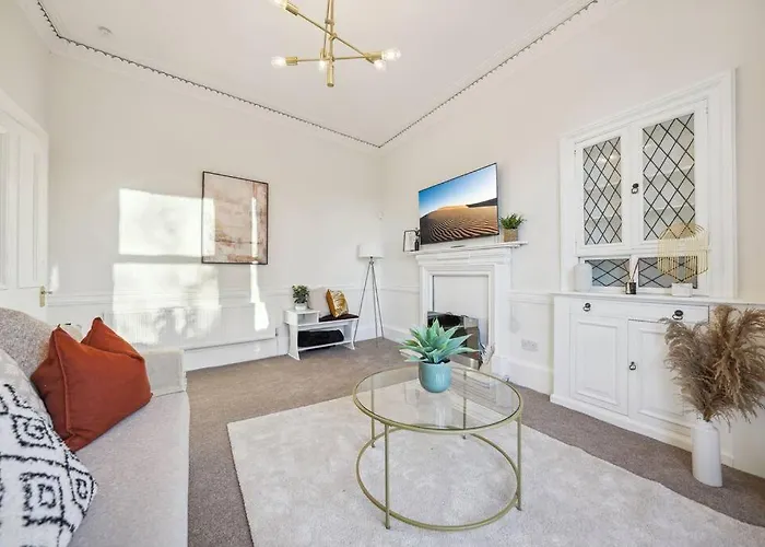 Large Terraced With Parking Hébergement de vacances Glasgow