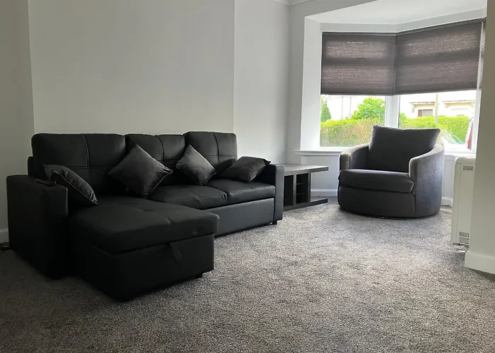 Stunning 3 Bedroom 2 Bathroom West End House With Free Parking And Wi-fi Lägenhet *