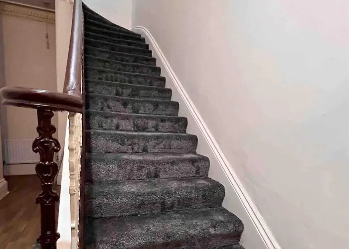 Cheerful 5 Bedroom House Close To West End And Parking * Glasgow