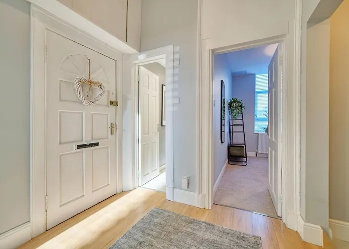 شقة 3-bed Flat Free Parking 10 Mins To Centre غلاسغو