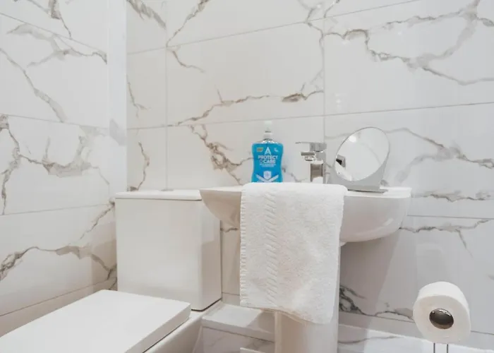 Stylish 3br By Hampden No 161 With Free Parking Appartement