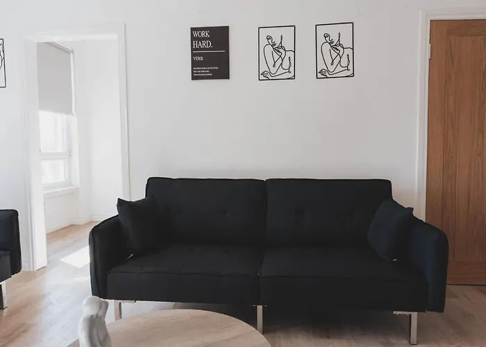 Stylish 3br By Hampden No 161 With Free Parking