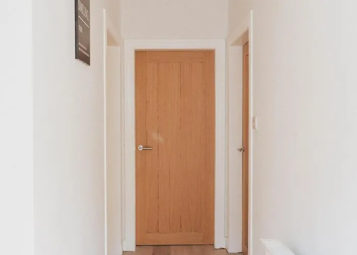 Stylish 3br Near Hampden No 29 With Free Parking