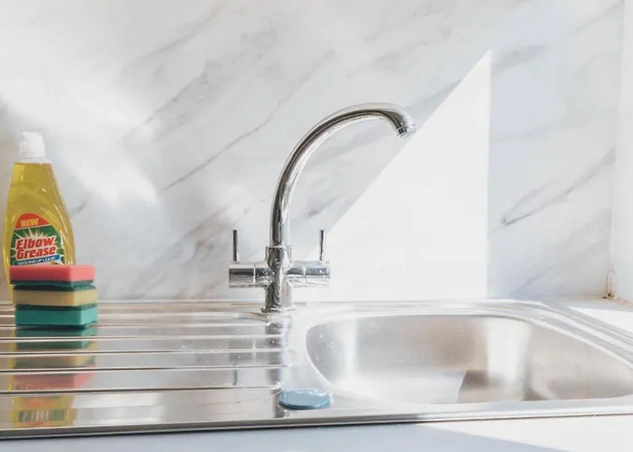 Stylish 3br Near Hampden No 29 With Free Parking Daire *