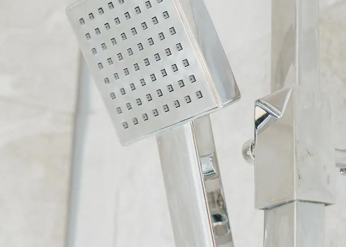 Stylish 3br Near Hampden No 29 With Free Parking