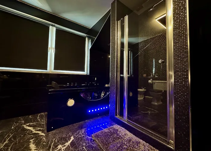 Finn Village Loch Lomond - The Black With Private Jacuzzi-style Bath Privat bolig *