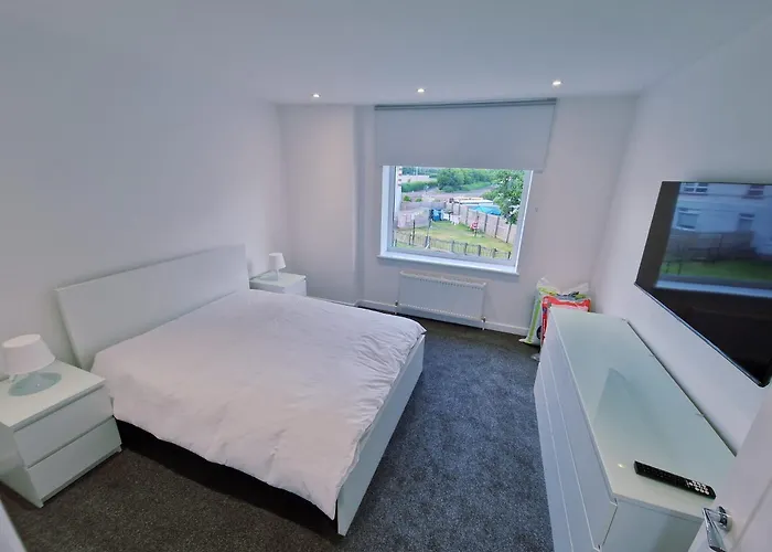 Modern 2 Bedroom With Extra Loft Bedroom *