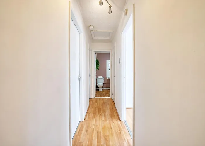 2br Flat Parking Near And Finnieston Glasgow