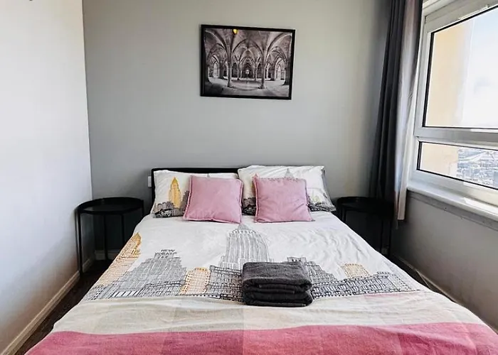 Floor Of The Building, Spectacular Views! Γλασκώβη