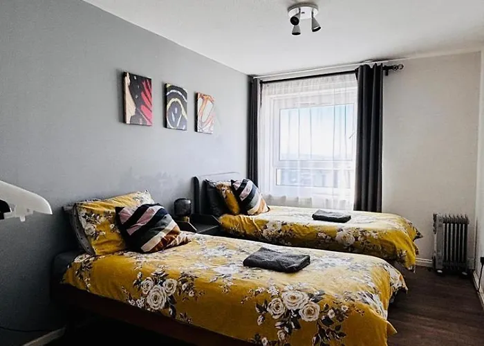 Floor Of The Building, Spectacular Views! Γλασκώβη