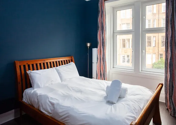 Modern, Light-filled And Sleek West End