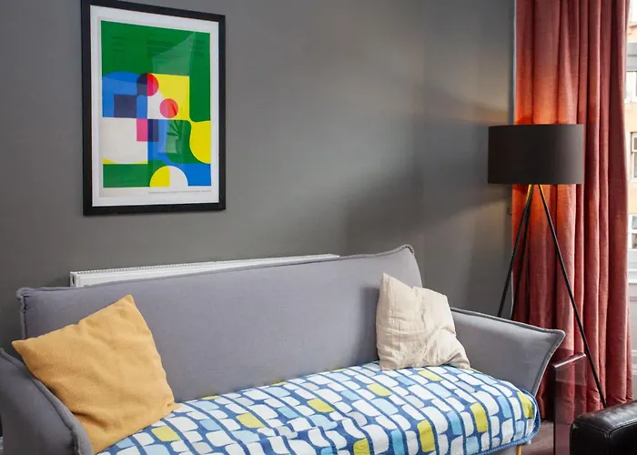 Modern, Light-filled And Sleek West End Appartamento Glasgow