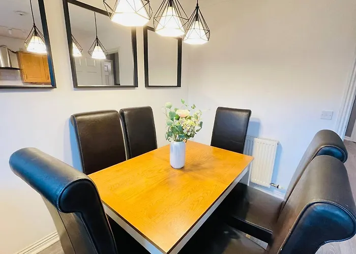 Elegant 3br House In Глазго