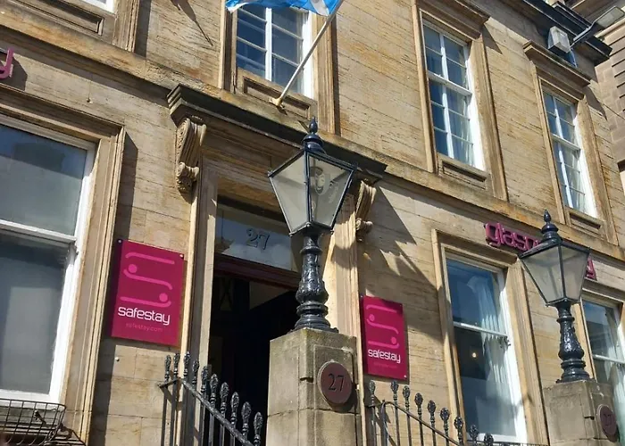 Safestay Charing Cross 3*