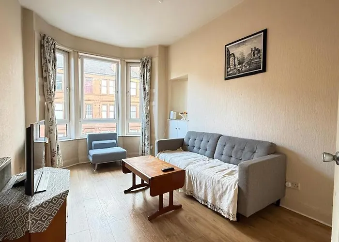 One Bedroom Flat Close To Centre And Amenities Apartment *