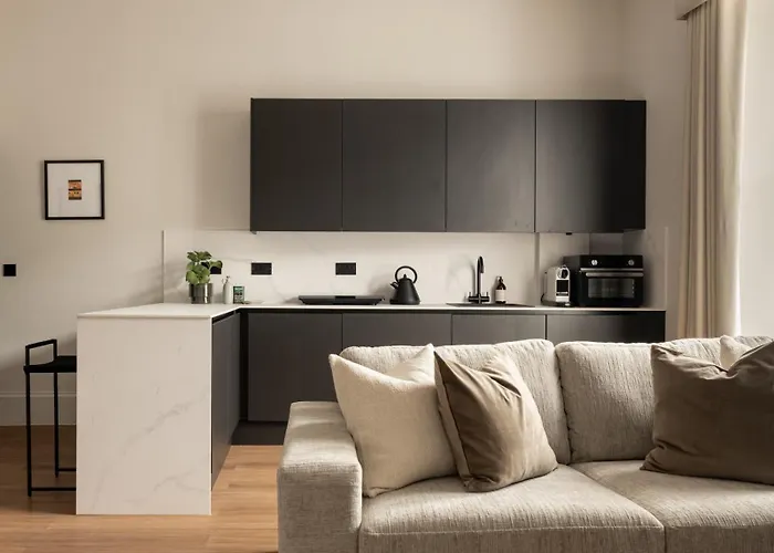 Moment Blythswood St グラスゴー