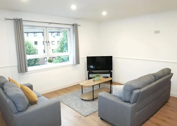 Spacious 2 Bed Near Airport Appartement *