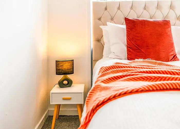 Cosy And Bright 3-bedroom Flat Appartamento *