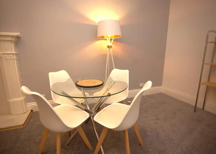 Renovated West End Flat In Appartement *