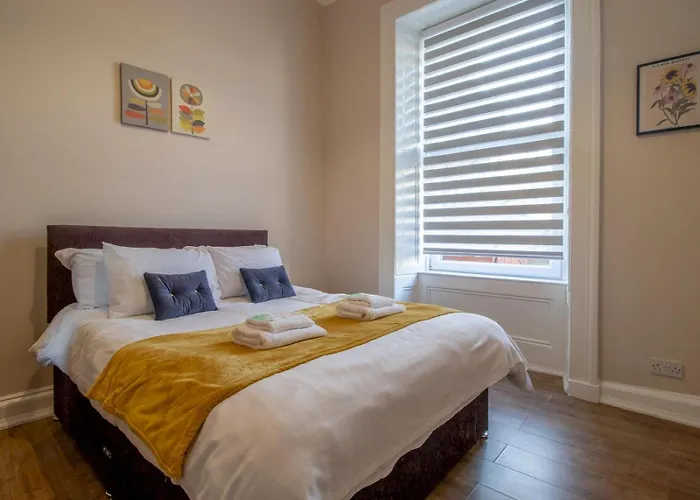 Haven Main Door & Parking - Pass The Keys Vakantiehuis *