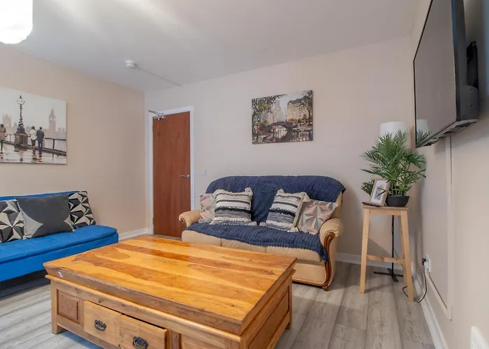 Gem Main Door Parking - Pass The Keys *