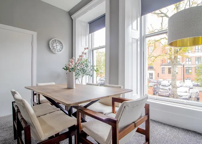 Apartment Spacious Hillhead Haven - Pass The Keys