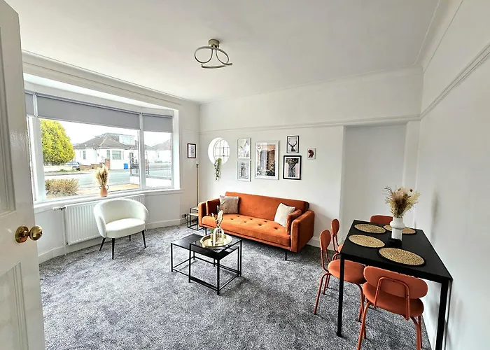 Charming 3-bed Oasis-free Parking Glasgow