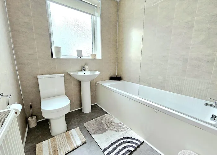 Ferienhaus Charming 3-bed Oasis-free Parking *