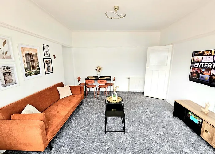 Charming 3-bed Oasis-free Parking * グラスゴー