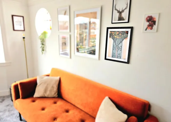 Charming 3-bed Oasis-free Parking * グラスゴー