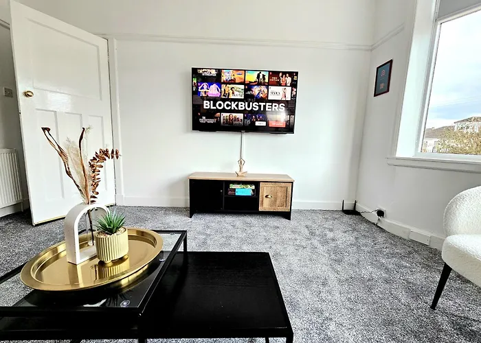 Charming 3-bed Oasis-free Parking