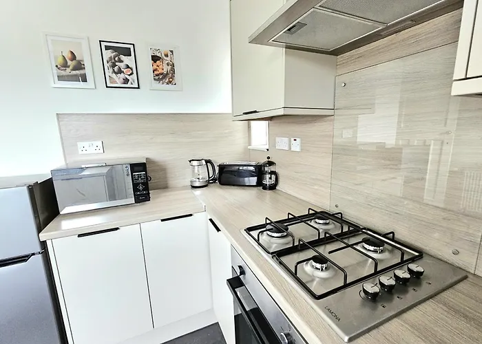 Dom wakacyjny Charming 3-bed Oasis-free Parking