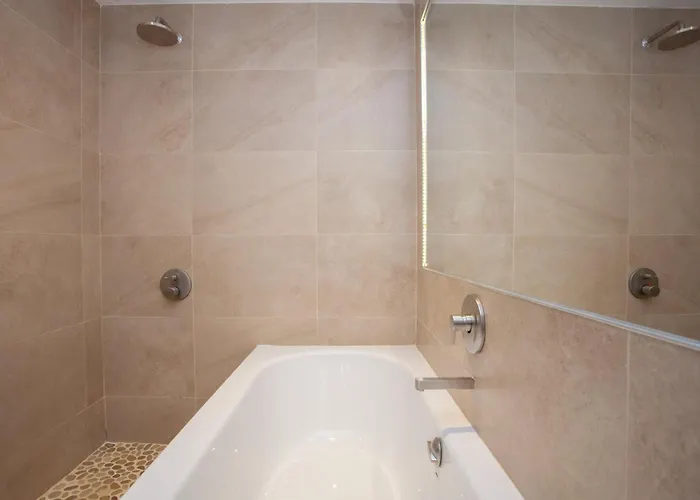 Дом отдыха Unique House In Park District *