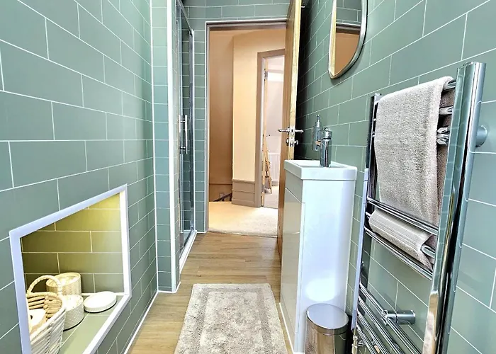 Newly Renovated Gem - Free Parking & Modern Comfort Feriehus Glasgow