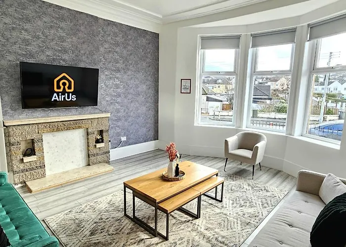 Spacious Haven With Free Parking Γλασκώβη