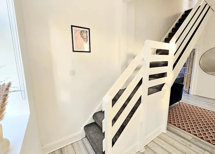 Σπίτι διακοπών Spacious Haven With Free Parking