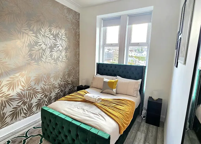 Spacious Haven With Free Parking Γλασκώβη