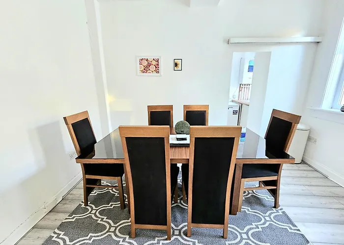 Spacious Haven With Free Parking Σπίτι διακοπών Γλασκώβη