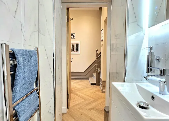 Newly Renovated Gem - Free Parking & Modern Comfort *