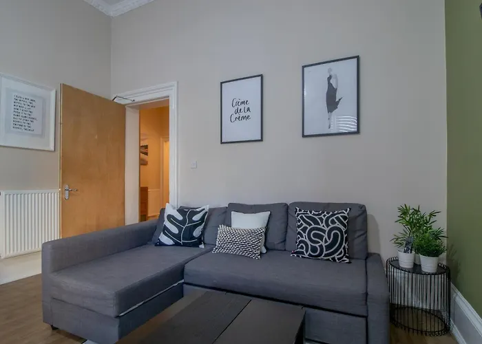 Haven Main Door & Parking - Pass The Keys Vakantiehuis *