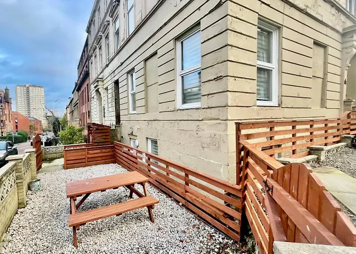 Apartament Gem Main Door Parking - Pass The Keys *