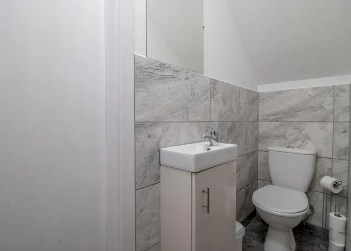 Gem Main Door Parking - Pass The Keys Appartement *