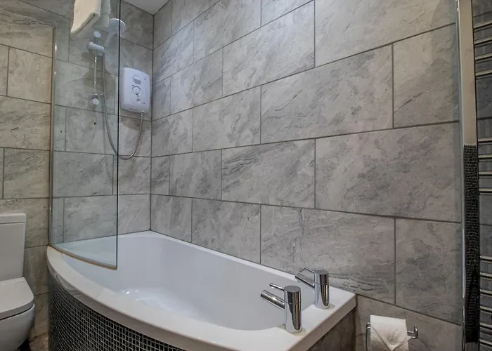 Gem Main Door Parking - Pass The Keys *